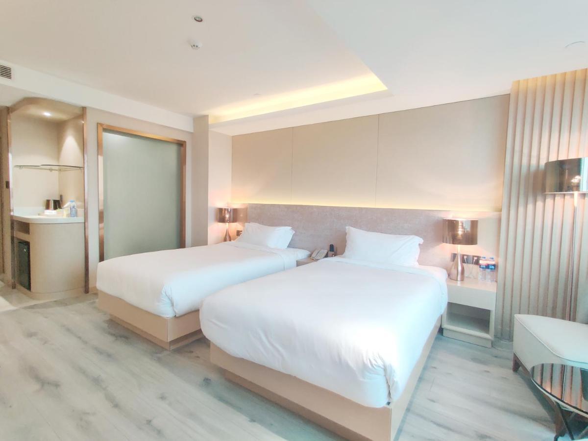 Majestic Hotel Guangzhou Exteriör bild