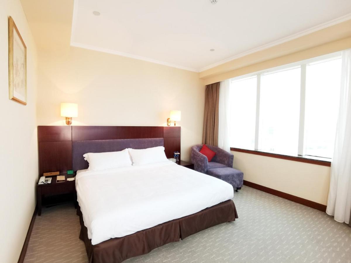 Majestic Hotel Guangzhou Exteriör bild